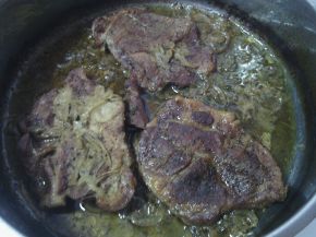 Снимка 3 от рецепта за Свинско с лук на фурна