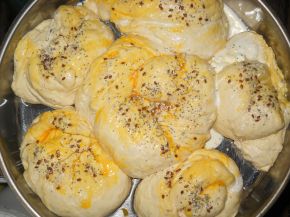 Снимка 3 от рецепта за Тутманик с плънка от сирене и яйца