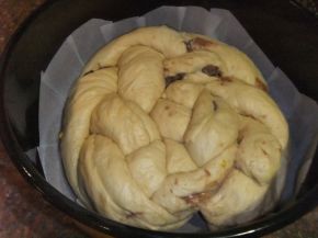 Снимка 5 от рецепта за Великденски козунак със стафиди и канела