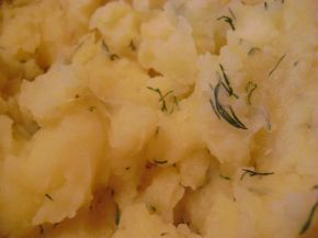 Снимка 2 от рецепта за Задушени в масло картофи
