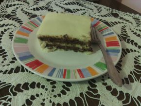 Снимка 2 от рецепта за Торта с бял шоколад, какаови бисквити и ванилов крем