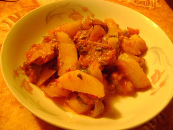 Снимка 1 от рецепта за Печено свинско месо с картофи и домати