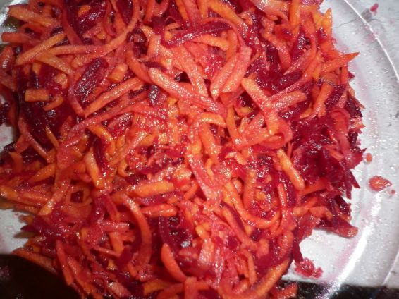 Снимка 1 от рецепта за Салата от моркови и цвекло Снимка 1 от рецепта за Салата от моркови и цвекло