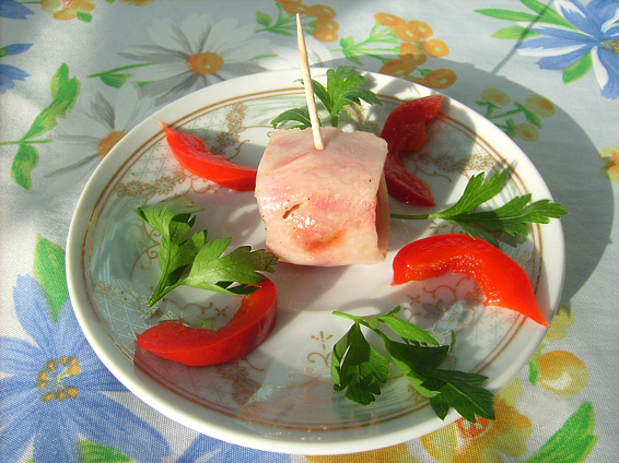 Снимка 1 от рецепта за Хапки от чери доматчета
