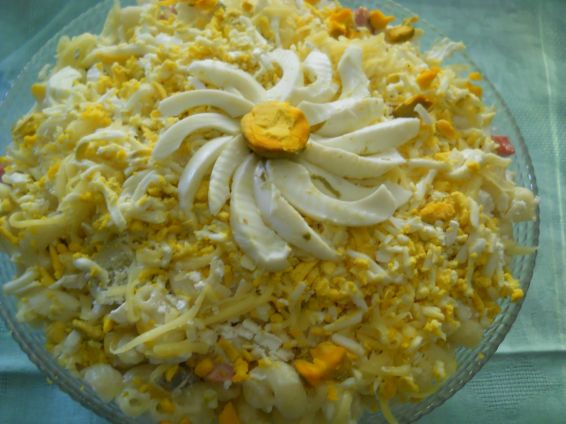 Снимка 1 от рецепта за Празнична салата с макарони и яйца