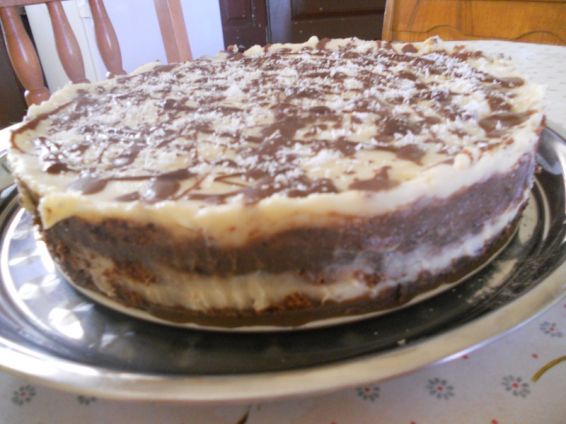 Снимка 1 от рецепта за Бисквитена торта `Ден и нощ`