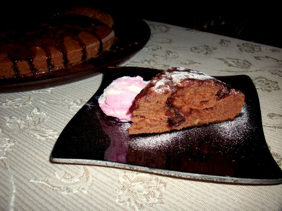 Снимка 1 от рецепта за Сладкиш с какаова глазура