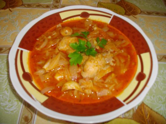 Снимка 1 от рецепта за Лучена яхния с пилешко месо