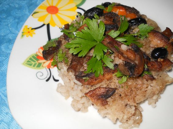 Снимка 1 от рецепта за Ориз с гъби, моркови и маслини