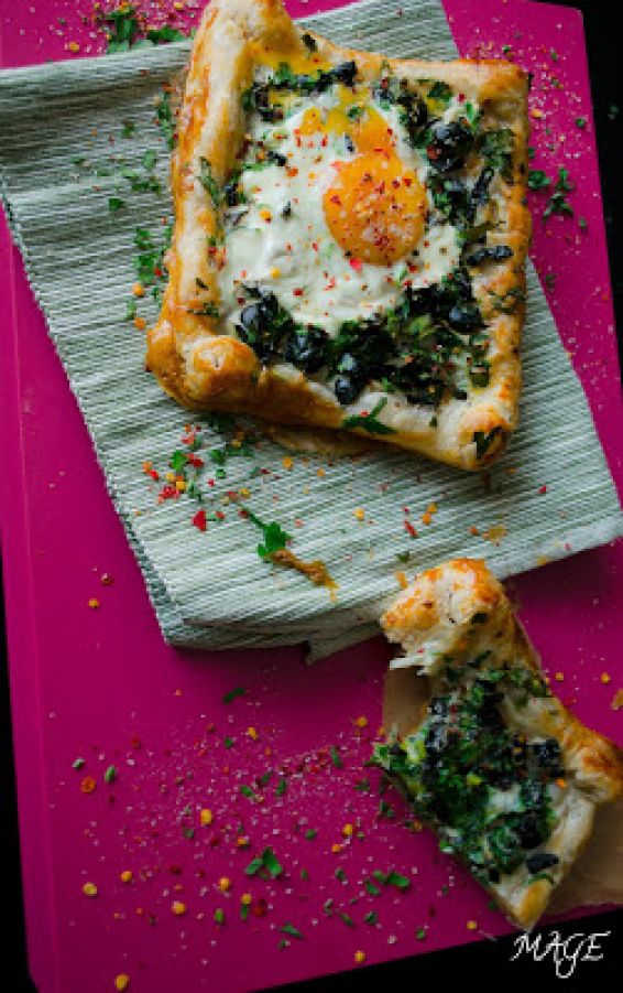 Снимка 1 от рецепта за Бутер вкусотийка с магданоз, зелен лук, маслини и яйце Снимка 1 от рецепта за Бутер вкусотийка с магданоз, зелен лук, маслини и яйце