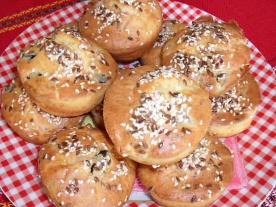Снимка 1 от рецепта за Мъфини с луканка, сирене и кашкавал Снимка 1 от рецепта за Мъфини с луканка, сирене и кашкавал