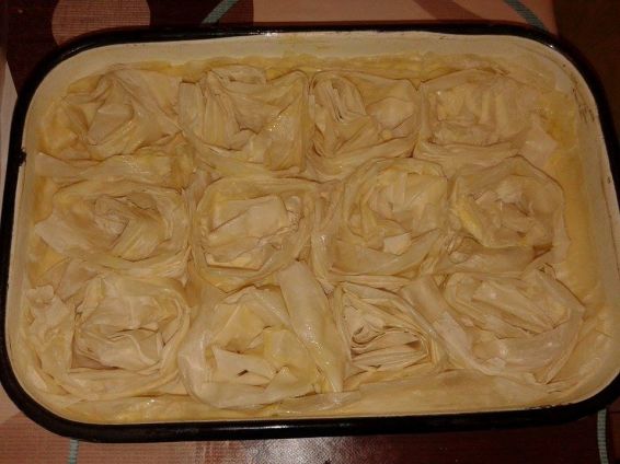 Снимка 1 от рецепта за Рози от готови кори Снимка 1 от рецепта за Рози от готови кори