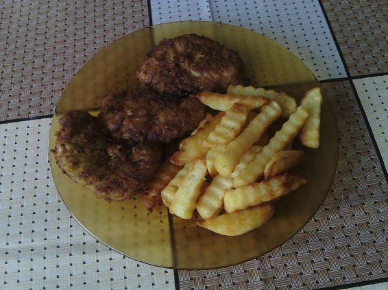 Снимка 1 от рецепта за Шницели с къдрави картофи Снимка 1 от рецепта за Шницели с къдрави картофи