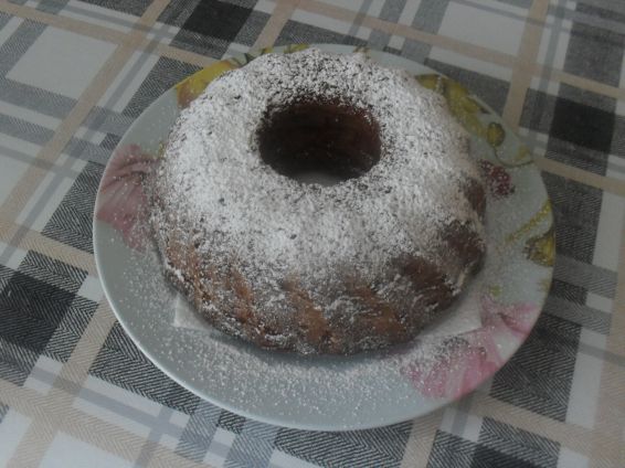 Снимка 1 от рецепта за Ябълков кекс с кайсиеви ядки
