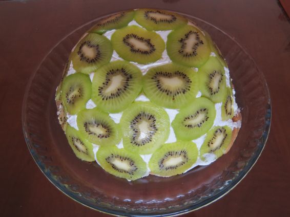 Снимка 1 от рецепта за Обърната торта с киви без печене