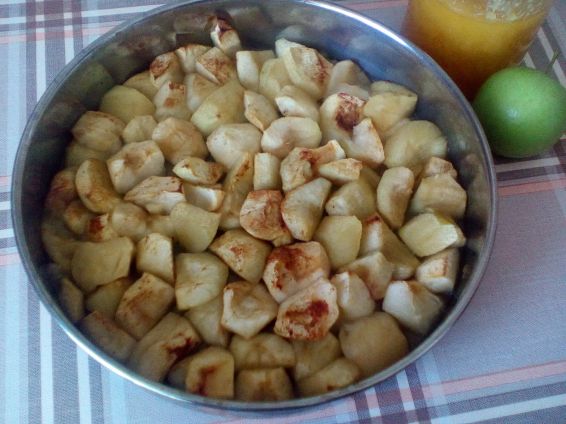 Снимка 1 от рецепта за Печени ябълки на парченца