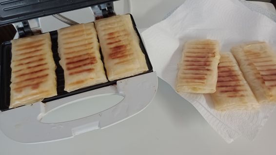 Снимка 6 от рецепта за Банички на скара Снимка 6 от рецепта за Банички на скара
