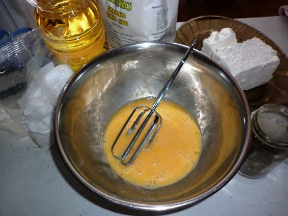 Снимка 2 от рецепта за Бъркана закуска със сирене
