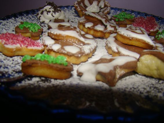 Снимка 3 от рецепта за Коледни сладки със захарна глазура