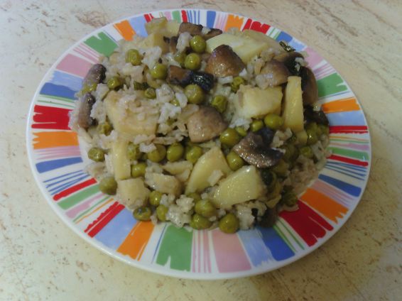 Снимка 2 от рецепта за Мусака с грах, печурки и картофи