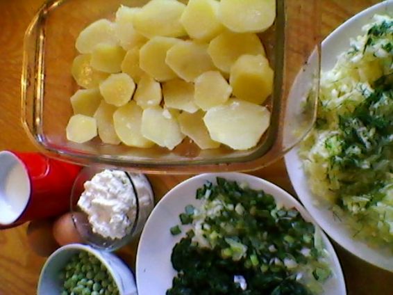 Снимка 2 от рецепта за Огретен от спанак, картофи, тиквички и грах