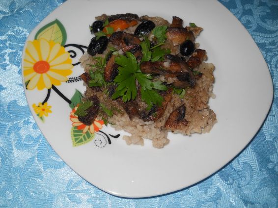 Снимка 3 от рецепта за Ориз с гъби, моркови и маслини