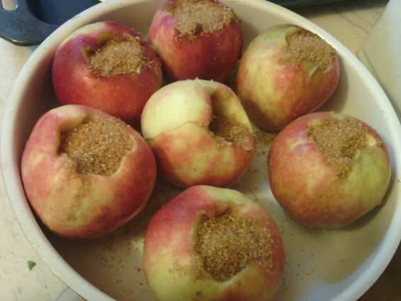 Снимка 2 от рецепта за Печени ябълки с кафява захар