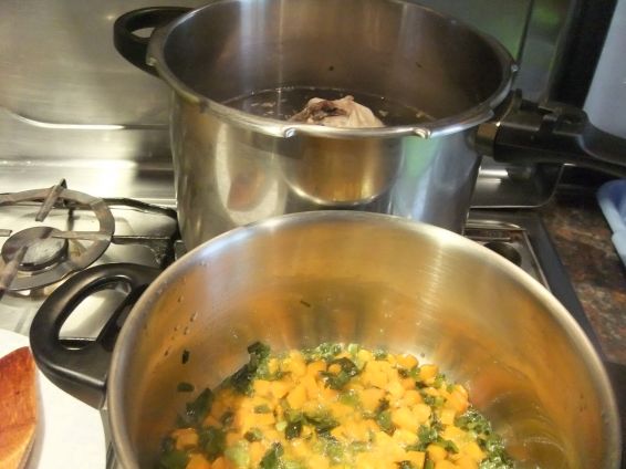 Снимка 3 от рецепта за Пилешка супа със спанак