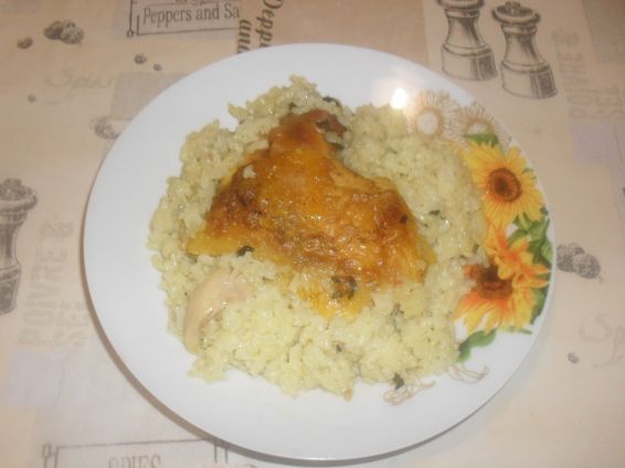 Снимка 2 от рецепта за Пилешко с ориз и зелен лук