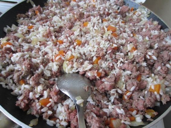Снимка 2 от рецепта за Пълнени чушки с кайма и ориз - II вариант Снимка 2 от рецепта за Пълнени чушки с кайма и ориз - II вариант