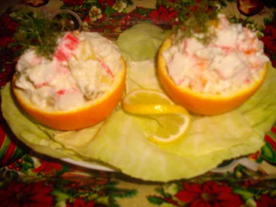 Снимка 2 от рецепта за Салата с ролца от раци и портокал