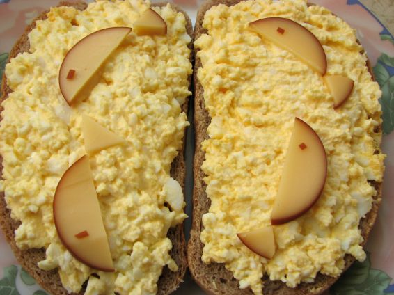 Снимка 1 от рецепта за Сандвич с яйце и сирене