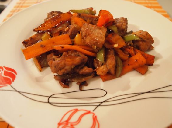 Снимка 2 от рецепта за Свинско със зеленчуци по китайски