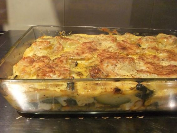 Снимка 6 от рецепта за Запеканка с пилешко филе, тиквички и сварени картофи