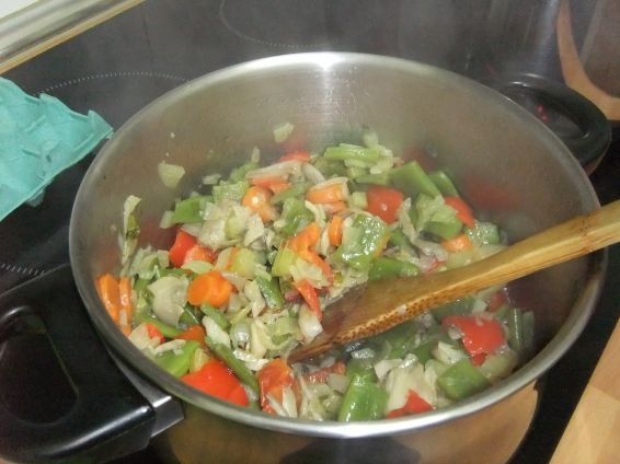 Снимка 9 от рецепта за Зеленчукова супа с обезкостено пилешко месо