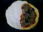 Снимка 2 от рецепта за Калцоне с патладжан, маслини и лук