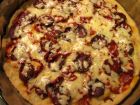 Снимка 2 от рецепта за Пица със салам и чушка
